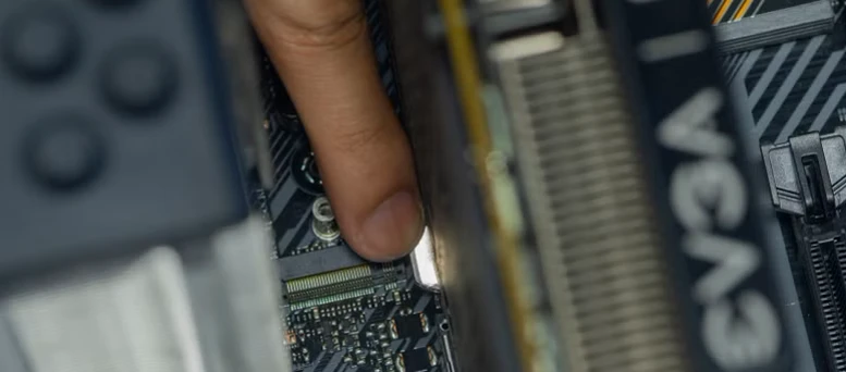 باز کردن اسلات PCIE روی کارت گرافیک