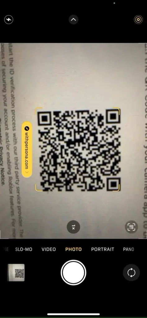 اسکن کد QR با استفاده از برنامه دوربین آیفون