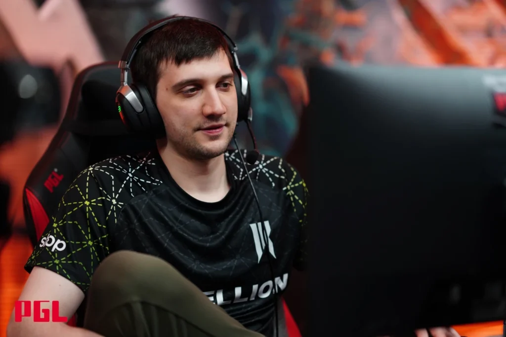 بازیکن Arteezy در دوتا 2